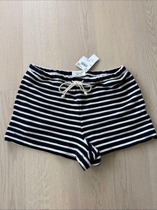 American Eagle Outfitters Pants - NWT American Eagle Outfitters Black & White Striped Knit Shorts Size Small
